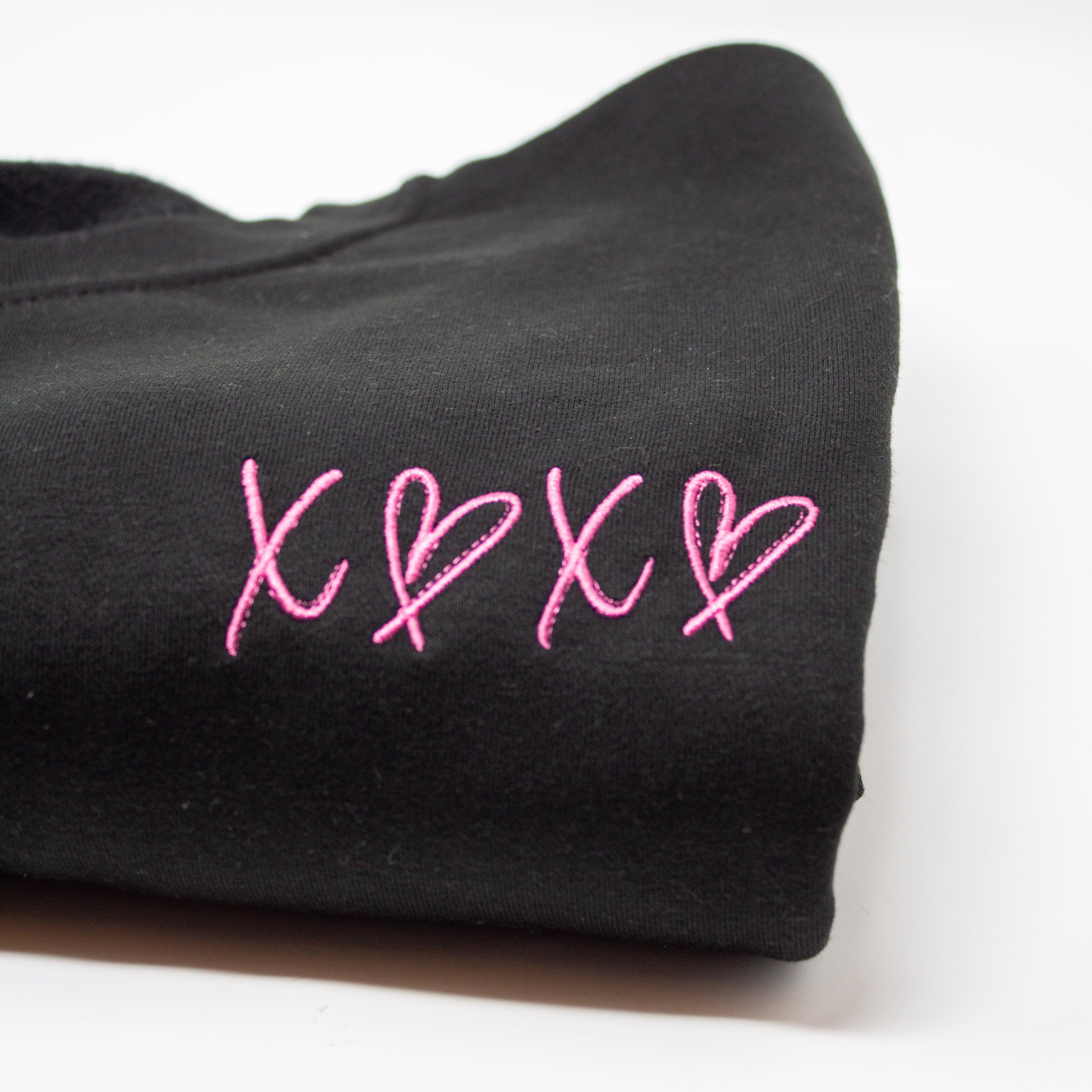 "XOXO ♡" Embroidered Sweatshirt - Sweetheart Pullover - Romantic Gift