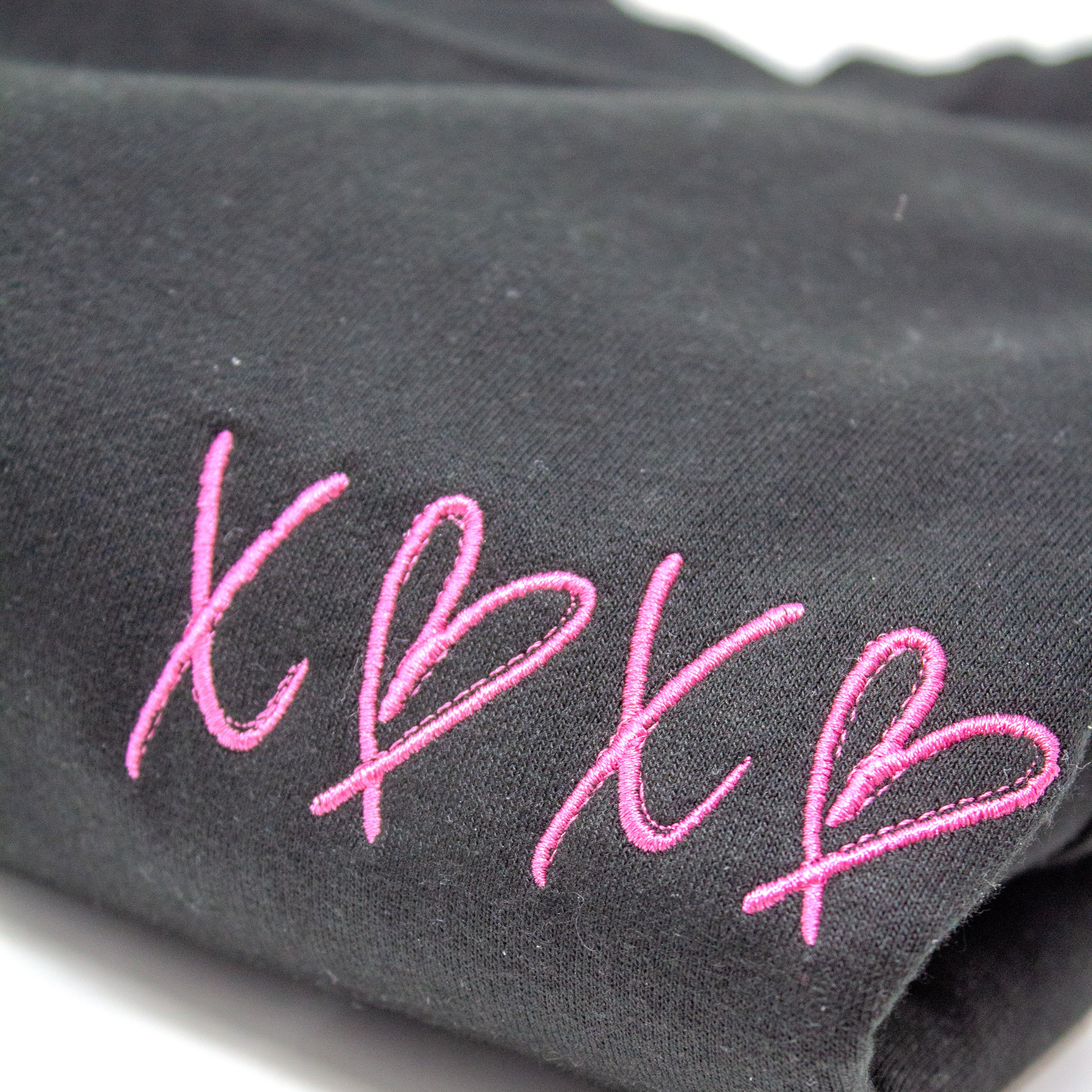 "XOXO ♡" Embroidered Sweatshirt - Sweetheart Pullover - Romantic Gift